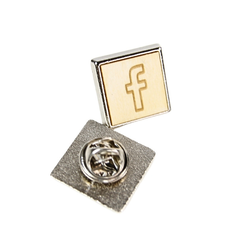 Pin's Carré bois Argent - 18 mm - Made in France - personnaliser